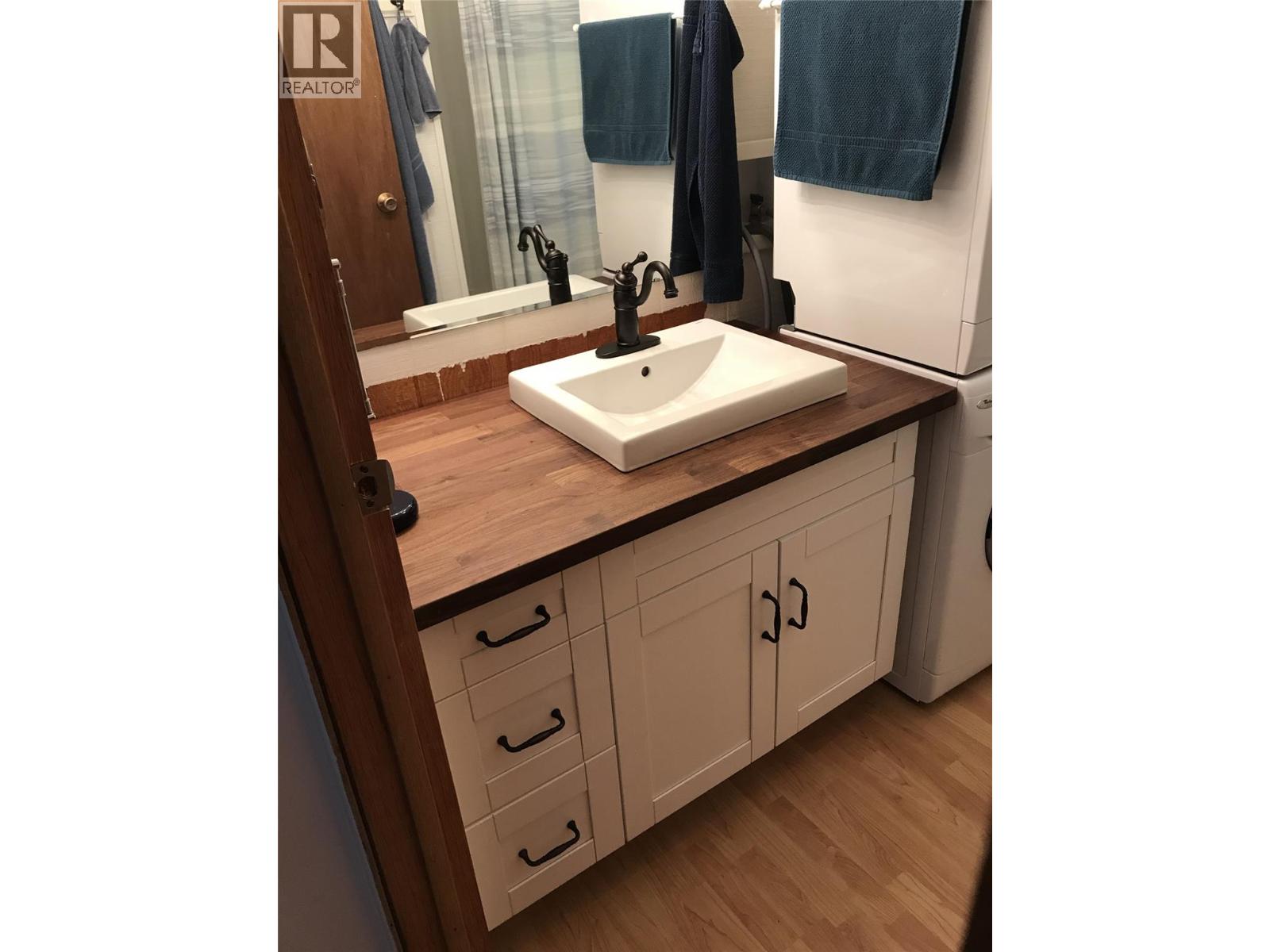 3848 Rock Island Road, Nakusp, British Columbia  V0G 1R1 - Photo 14 - 10383121