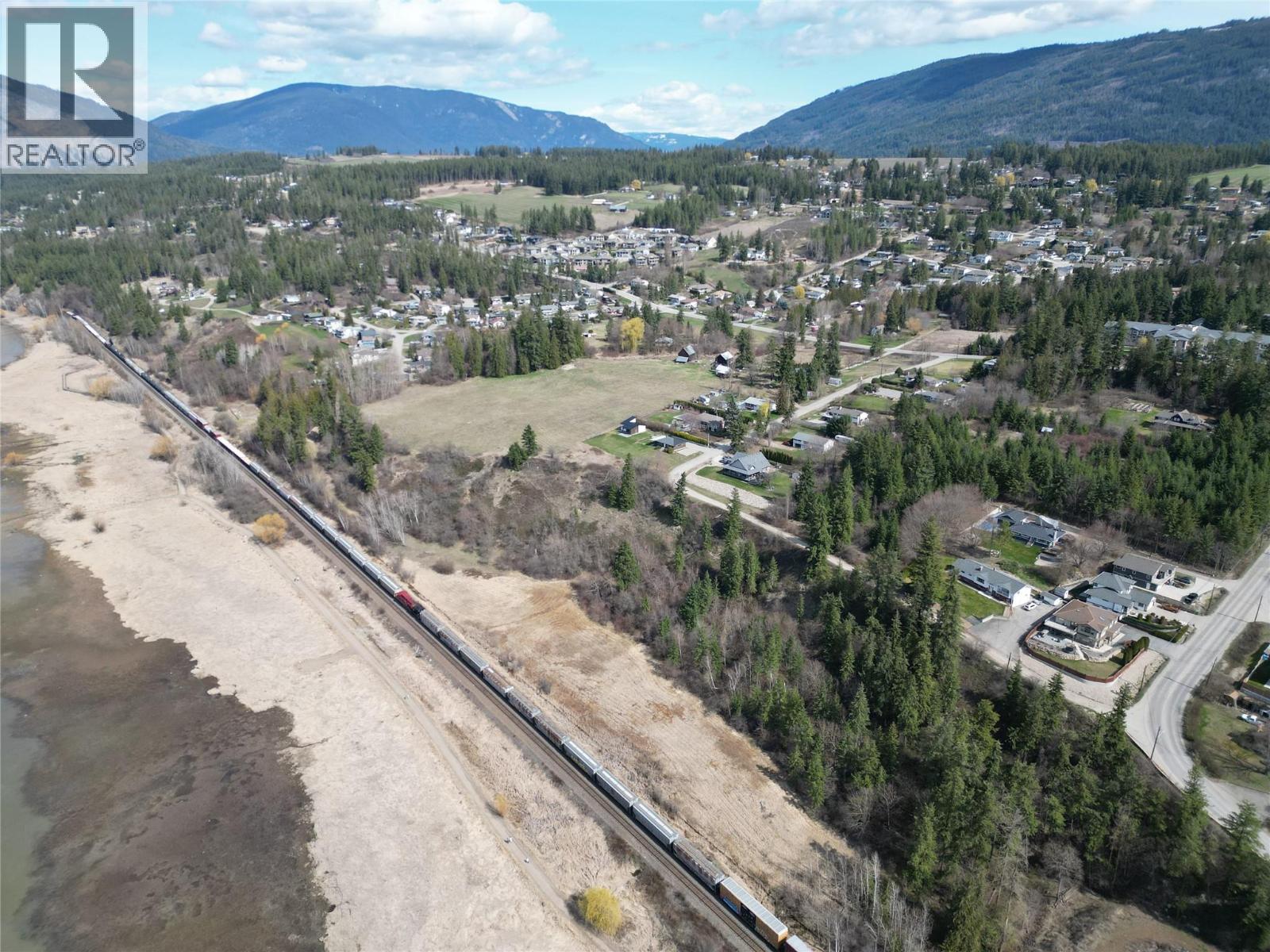 2351 Lakeshore Road Ne, Salmon Arm, British Columbia  V1E 3X9 - Photo 6 - 10382993