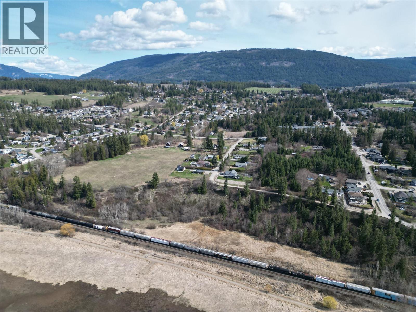 2351 Lakeshore Road Ne, Salmon Arm, British Columbia  V1E 3X9 - Photo 7 - 10382993