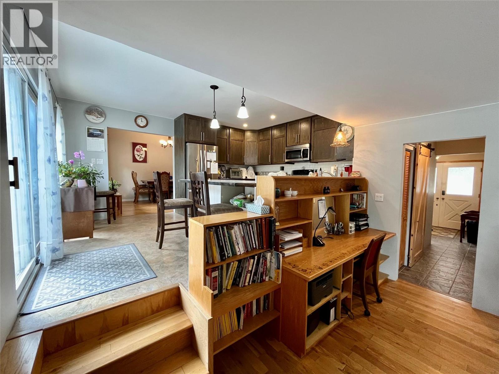 609 10th Avenue Nw, Nakusp, British Columbia  V0G 1R0 - Photo 13 - 10383263