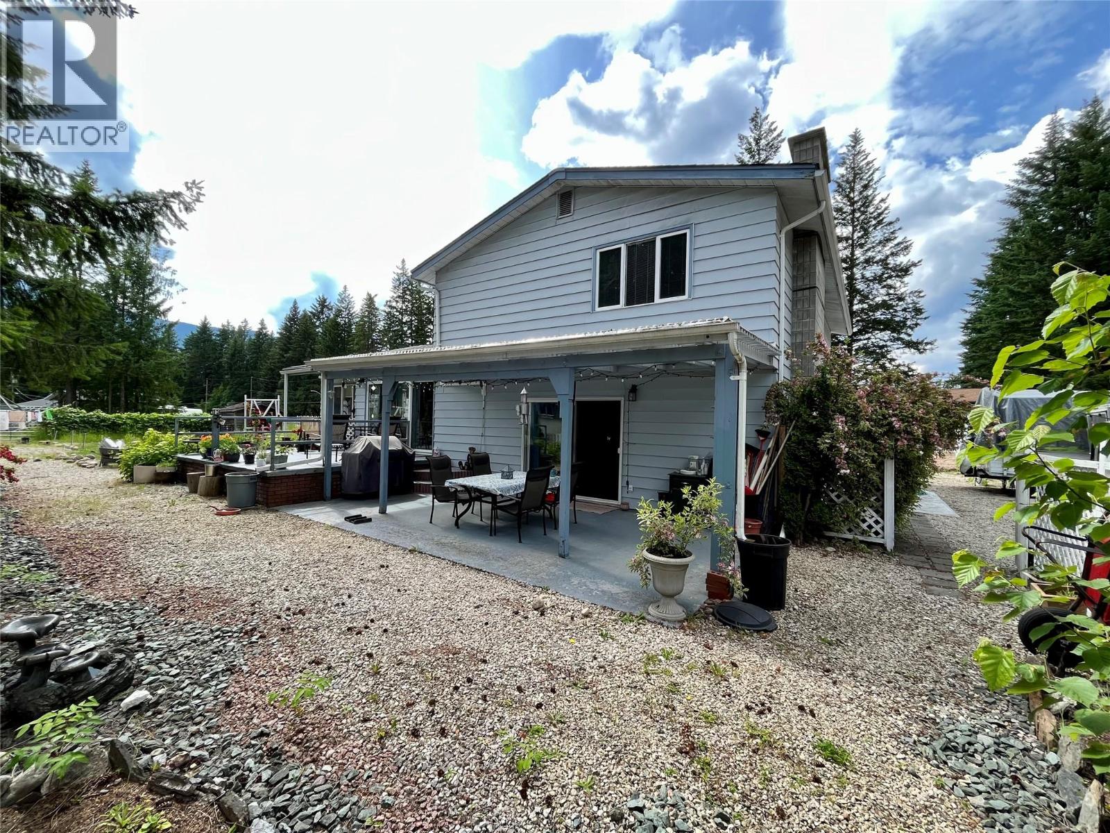 609 10th Avenue Nw, Nakusp, British Columbia  V0G 1R0 - Photo 28 - 10383263