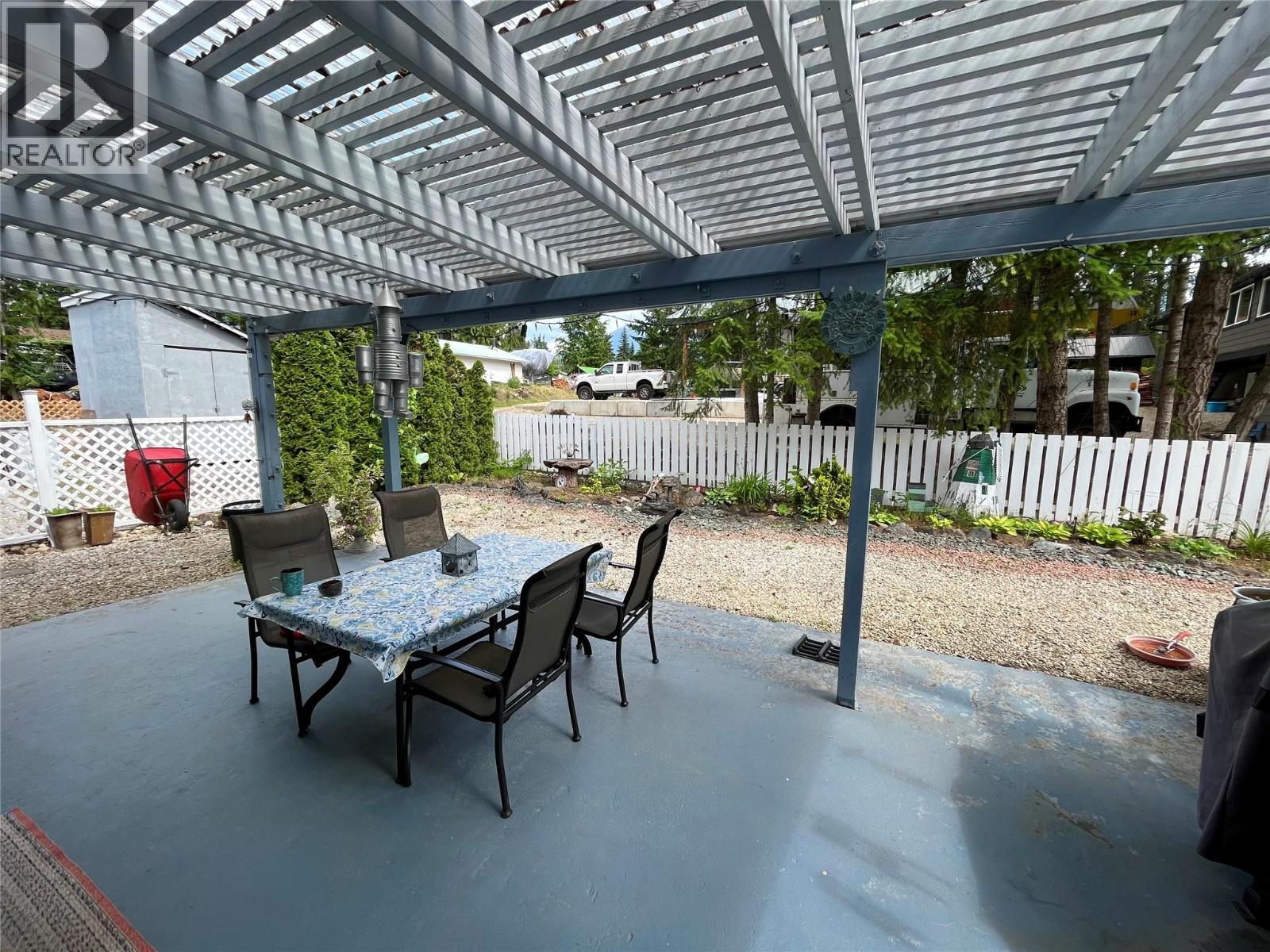 609 10th Avenue Nw, Nakusp, British Columbia  V0G 1R0 - Photo 29 - 10383263