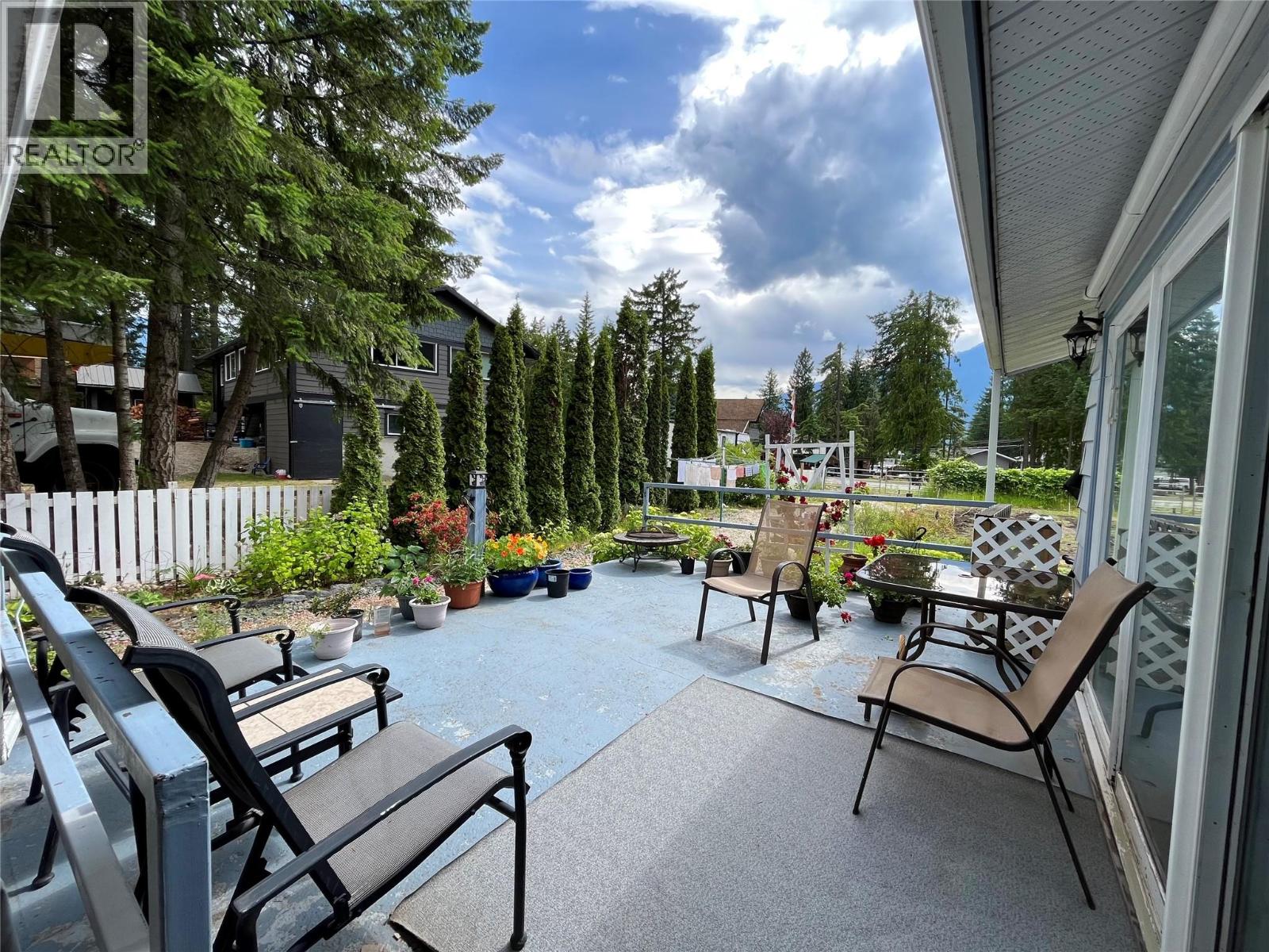 609 10th Avenue Nw, Nakusp, British Columbia  V0G 1R0 - Photo 30 - 10383263