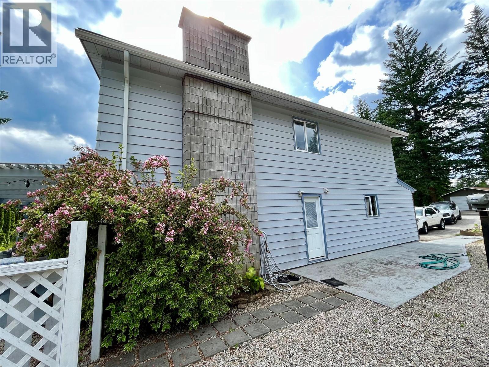 609 10th Avenue Nw, Nakusp, British Columbia  V0G 1R0 - Photo 31 - 10383263