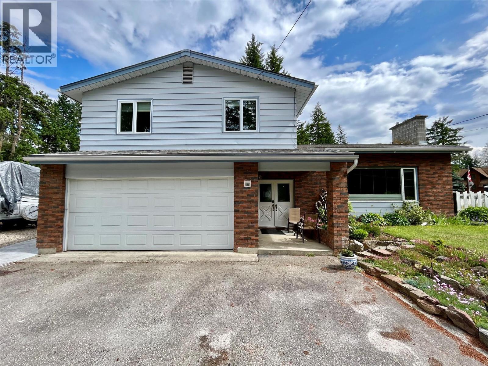 609 10th Avenue Nw, Nakusp, British Columbia  V0G 1R0 - Photo 34 - 10383263