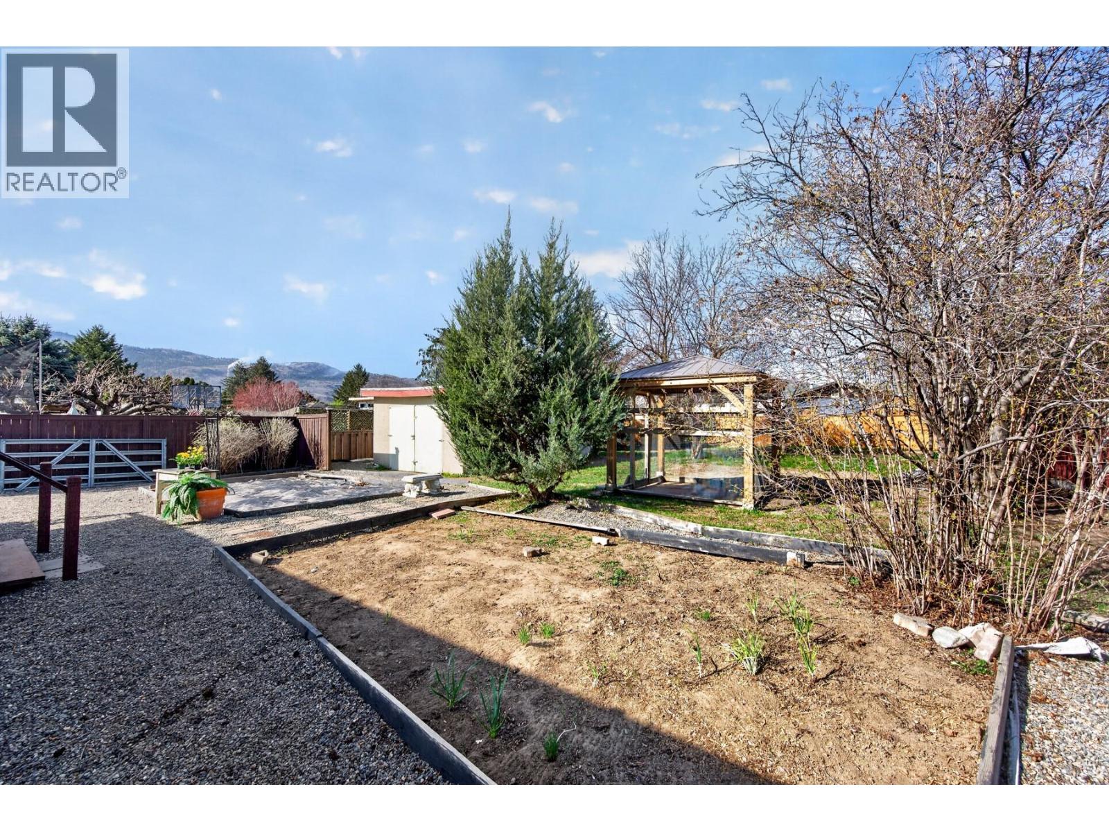 1034 Laroque Street, Kamloops, British Columbia  V2B 5L5 - Photo 31 - 10381664