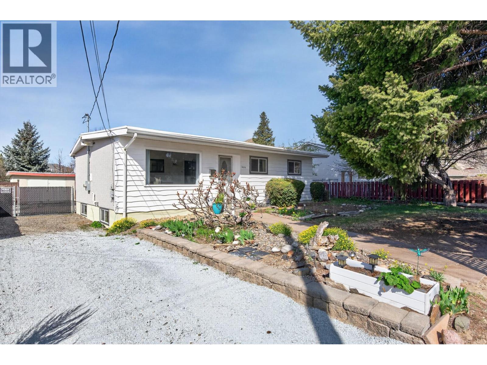 1034 Laroque Street, Kamloops, British Columbia  V2B 5L5 - Photo 32 - 10381664