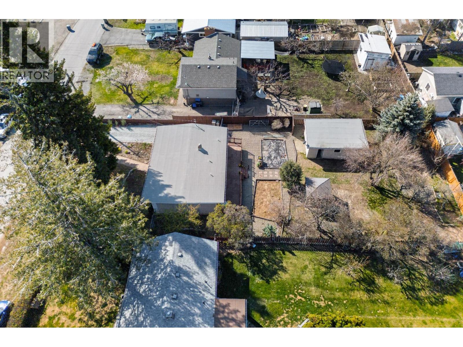 1034 Laroque Street, Kamloops, British Columbia  V2B 5L5 - Photo 37 - 10381664