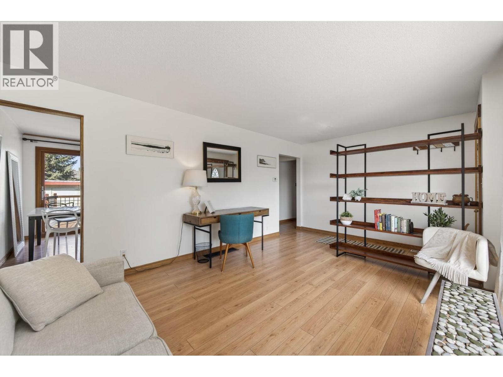 1034 Laroque Street, Kamloops, British Columbia  V2B 5L5 - Photo 5 - 10381664