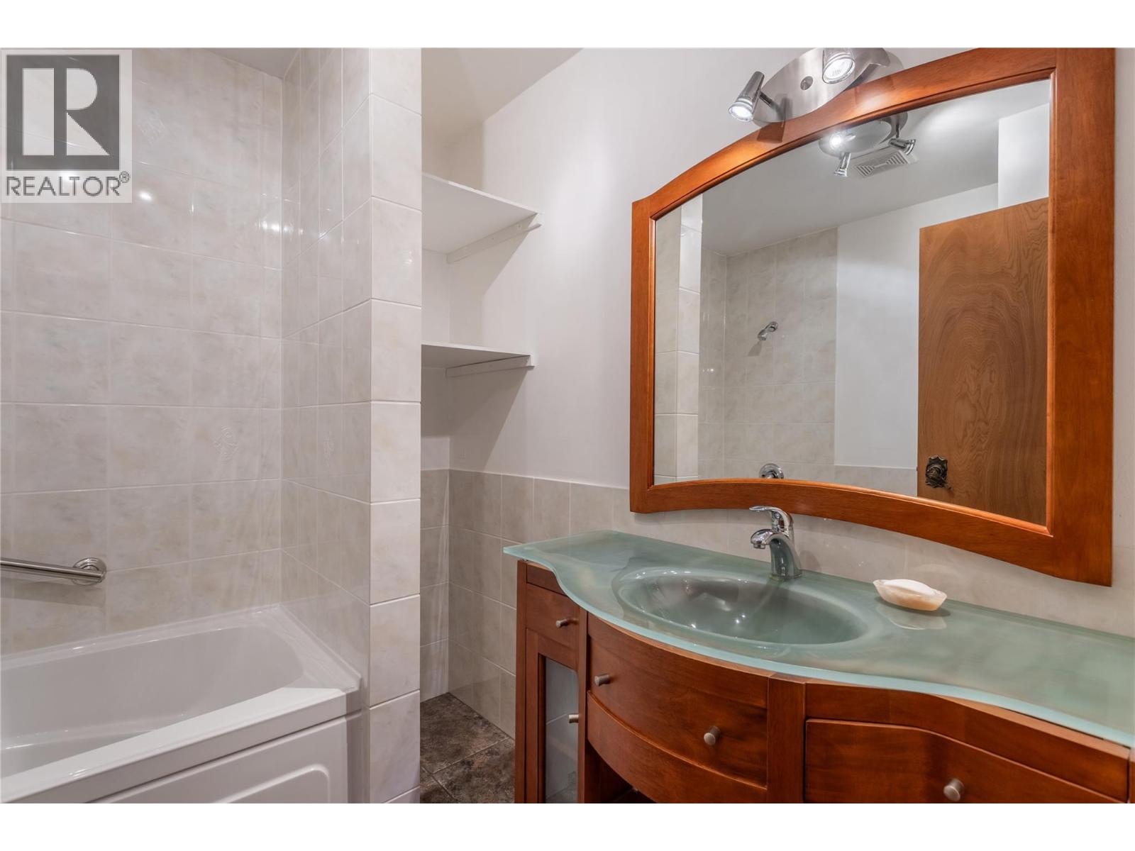 3915 Trepanier Heights Avenue, Peachland, British Columbia  V0H 1X2 - Photo 23 - 10383092