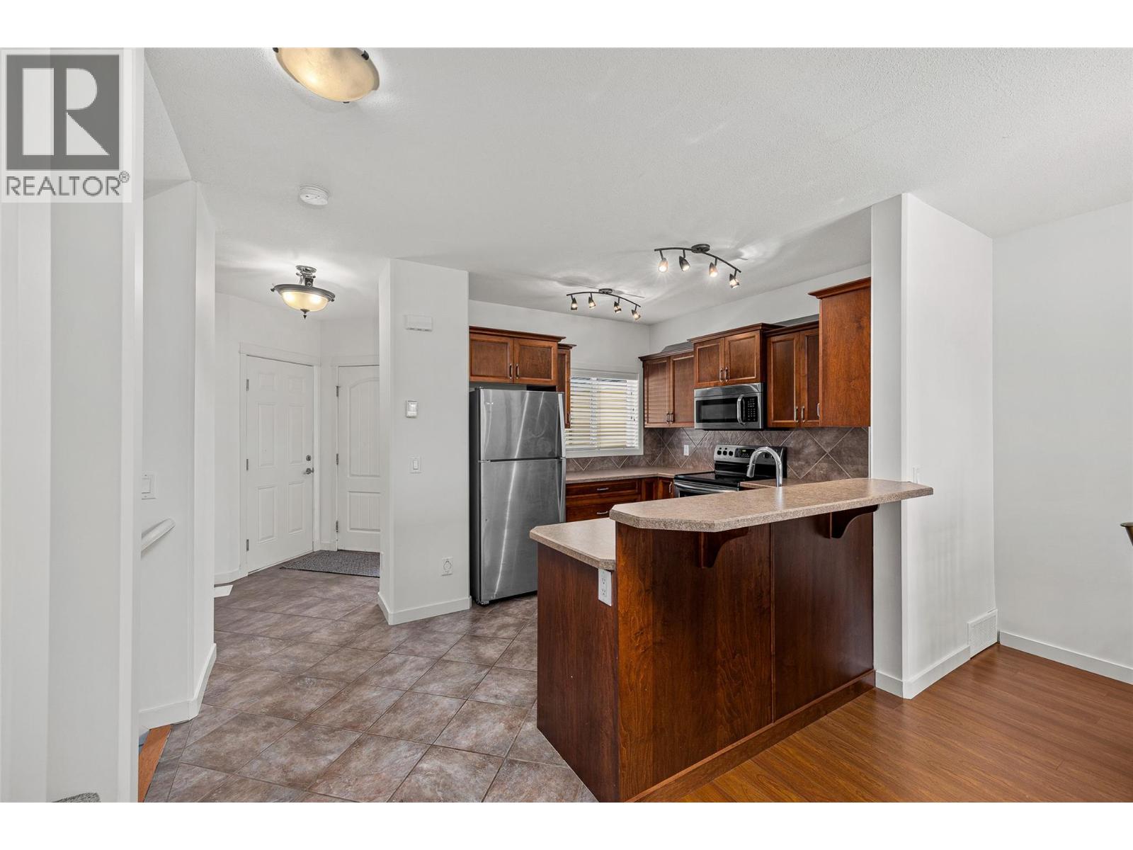 218 Glen Park Drive Unit# 12, Kelowna, British Columbia  V1V 2W3 - Photo 5 - 10383109