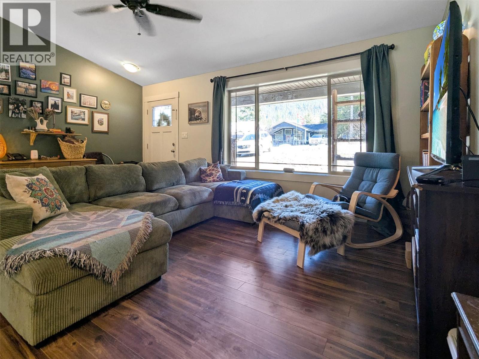 1007 Harold Street, Slocan, British Columbia  V0G 2C0 - Photo 17 - 10383250