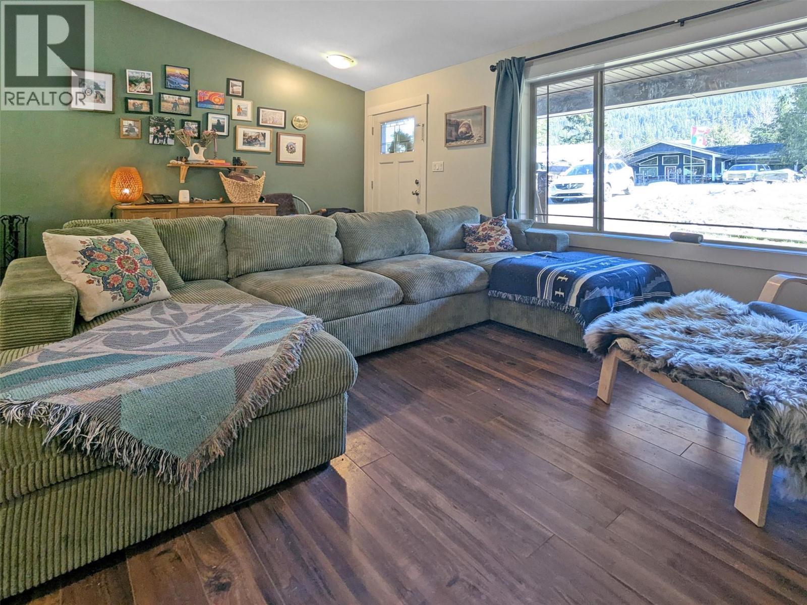 1007 Harold Street, Slocan, British Columbia  V0G 2C0 - Photo 18 - 10383250