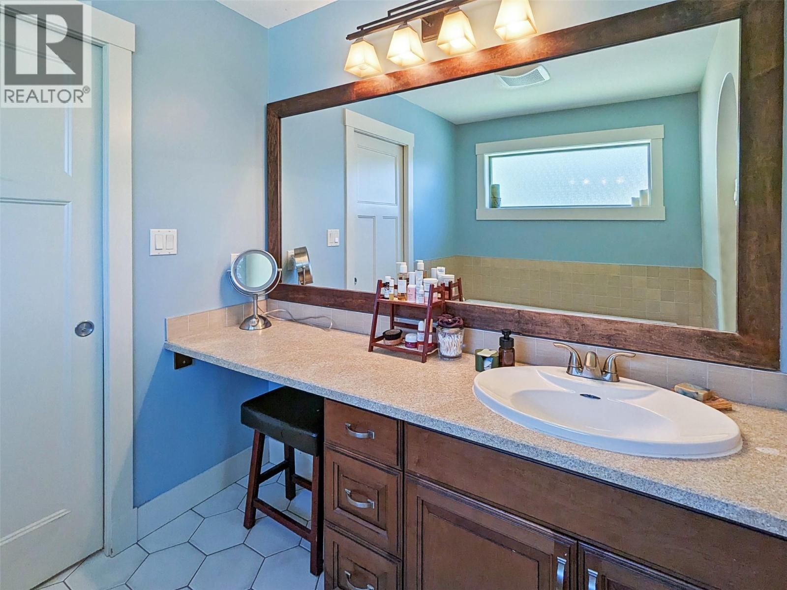 1007 Harold Street, Slocan, British Columbia  V0G 2C0 - Photo 5 - 10383250