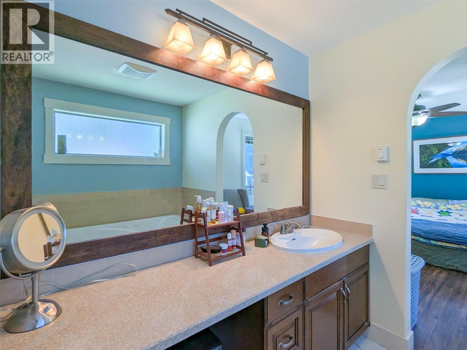 1007 Harold Street, Slocan, British Columbia  V0G 2C0 - Photo 7 - 10383250