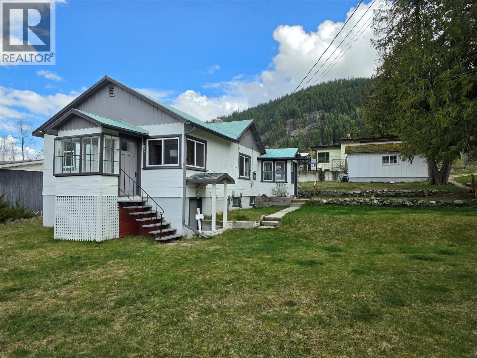 804 Eighth Street, Nelson, British Columbia  V1L 3B1 - Photo 1 - 10383190