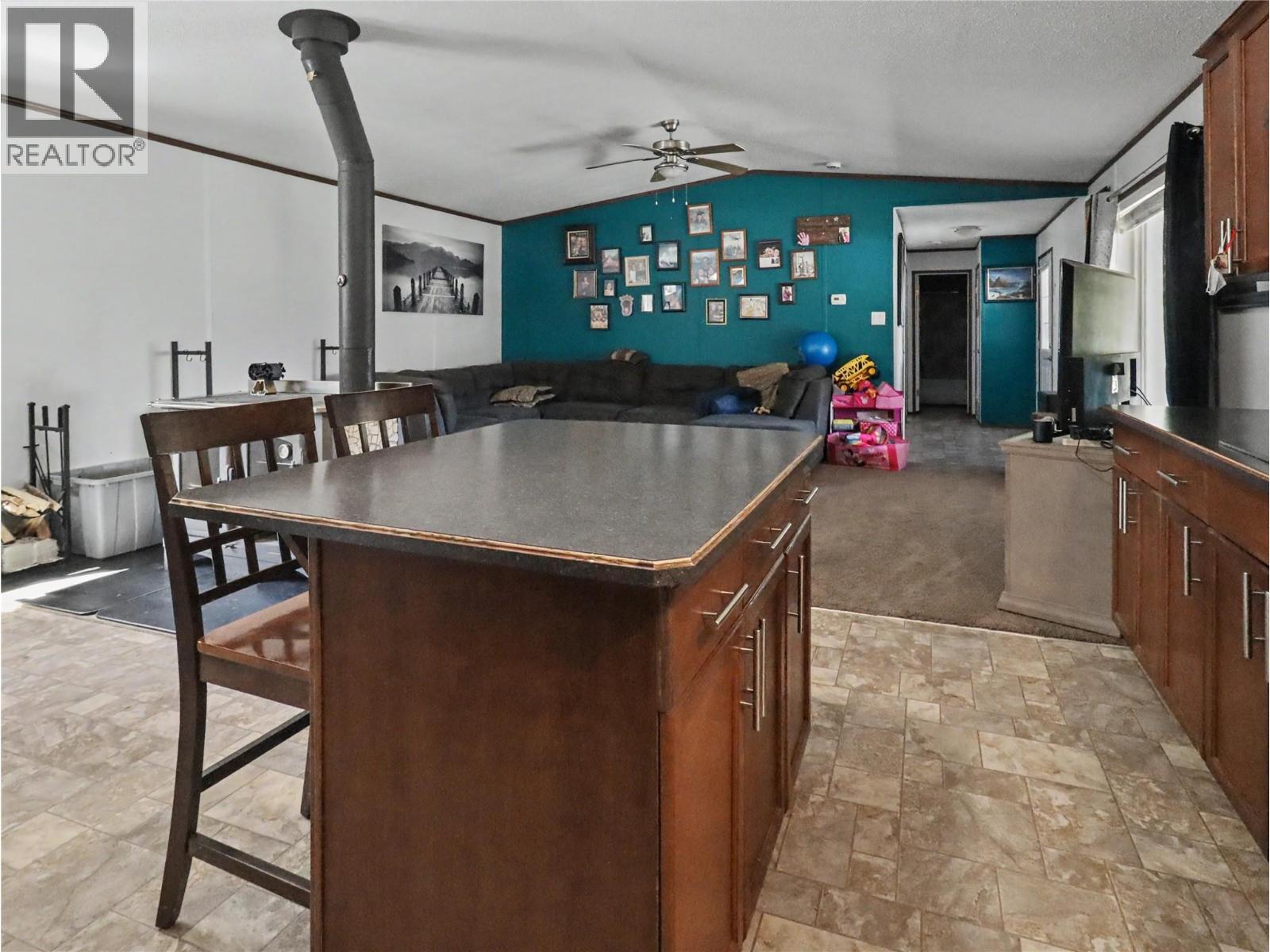 10899 Seabrook Road, Grand Forks, British Columbia  V0H 1H8 - Photo 11 - 10383229