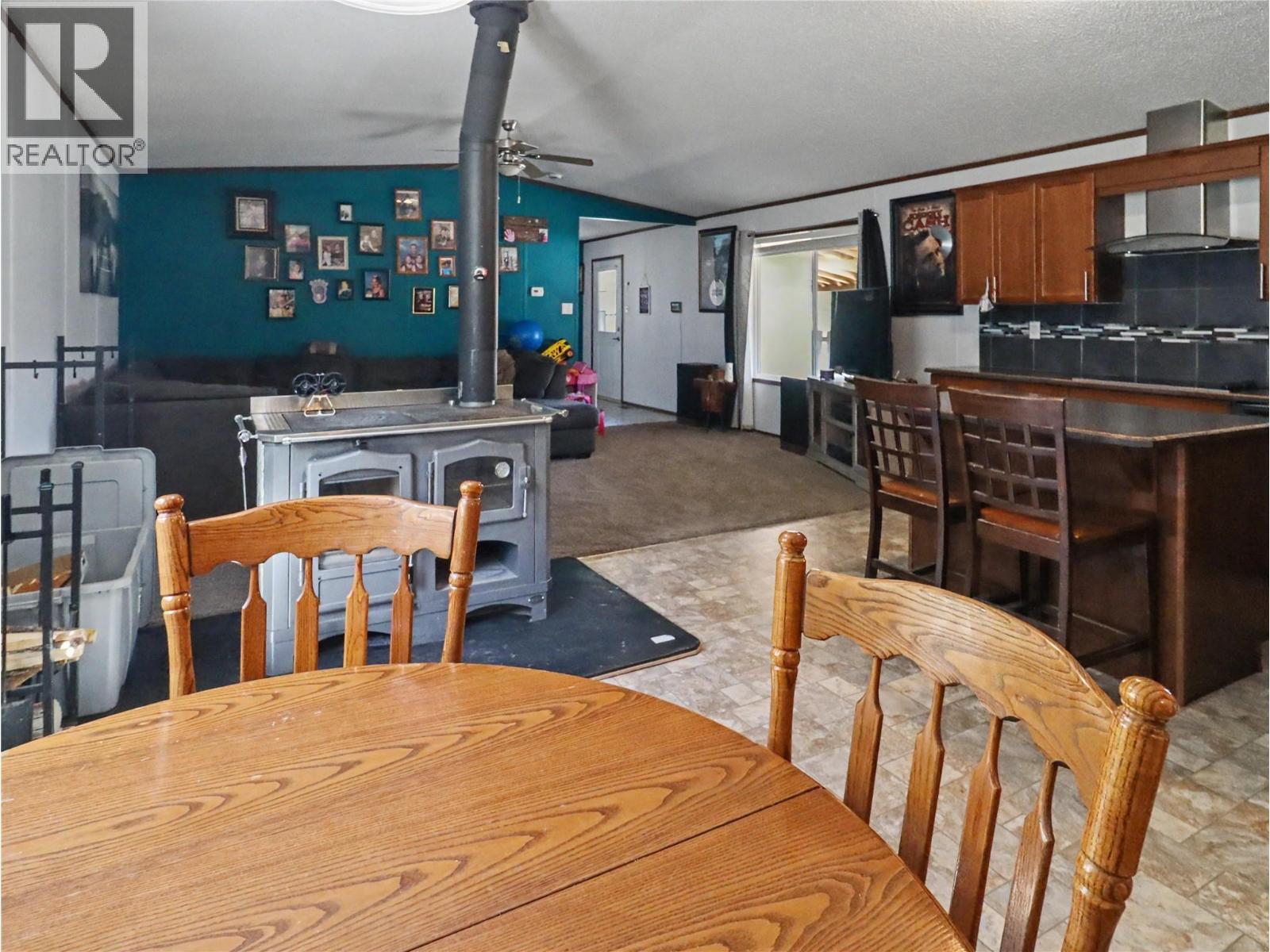 10899 Seabrook Road, Grand Forks, British Columbia  V0H 1H8 - Photo 12 - 10383229