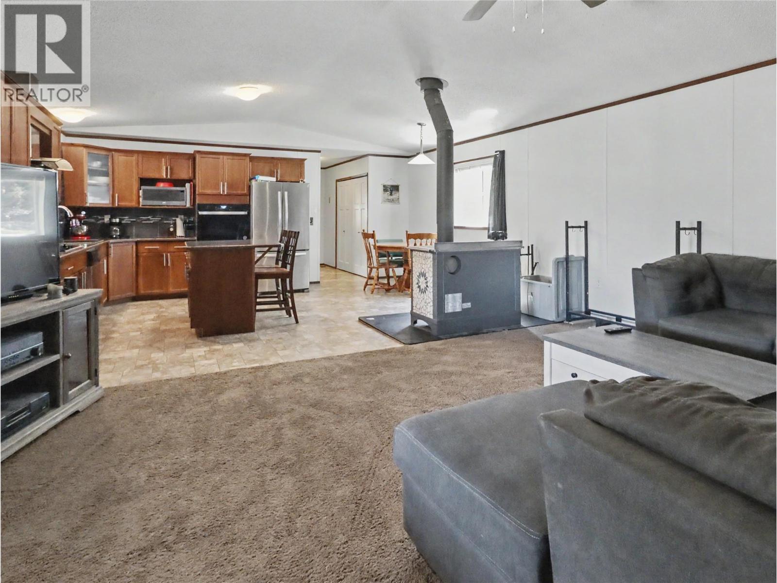 10899 Seabrook Road, Grand Forks, British Columbia  V0H 1H8 - Photo 13 - 10383229