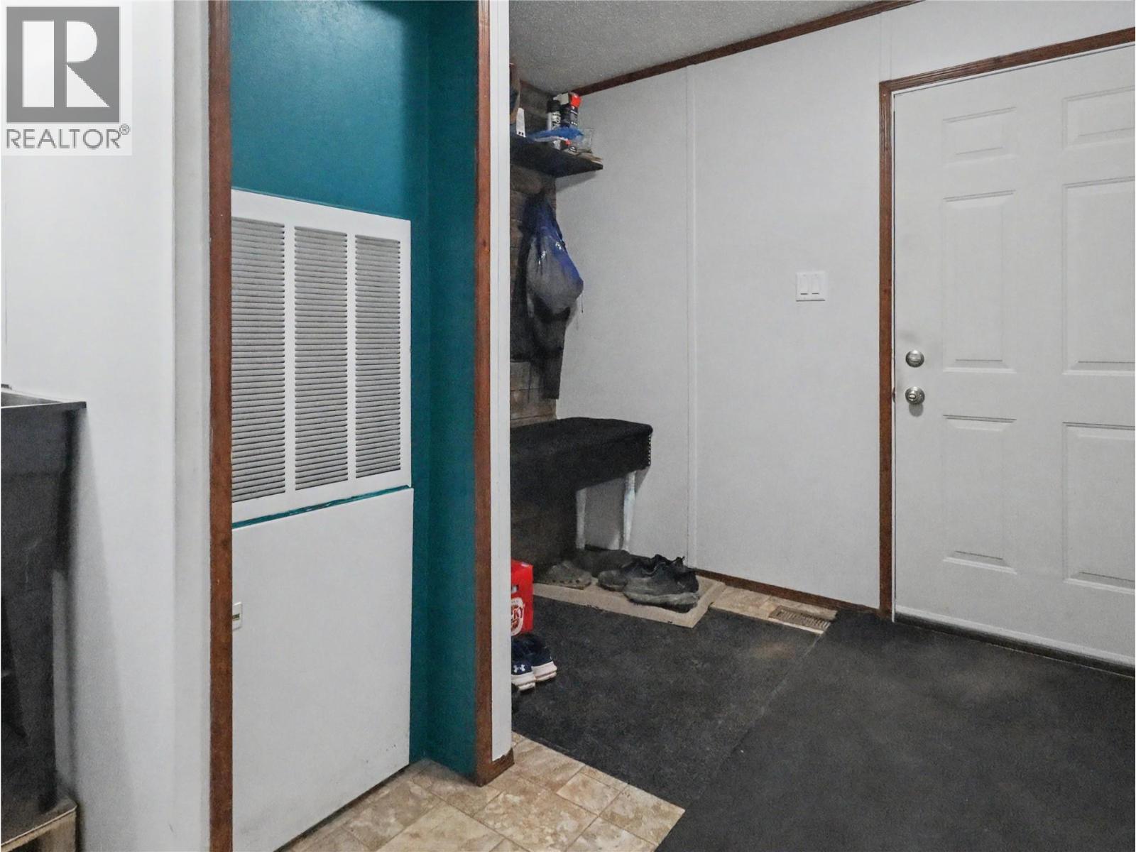 10899 Seabrook Road, Grand Forks, British Columbia  V0H 1H8 - Photo 14 - 10383229