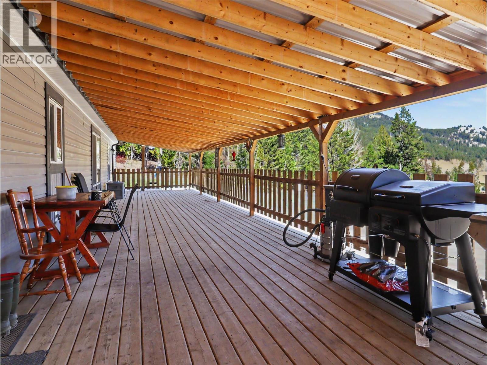 10899 Seabrook Road, Grand Forks, British Columbia  V0H 1H8 - Photo 9 - 10383229