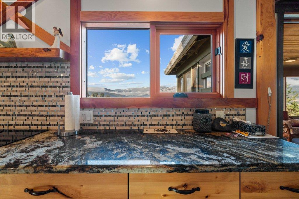 1321 10 Avenue Ne, Salmon Arm, British Columbia  V1E 2V6 - Photo 38 - 10383237