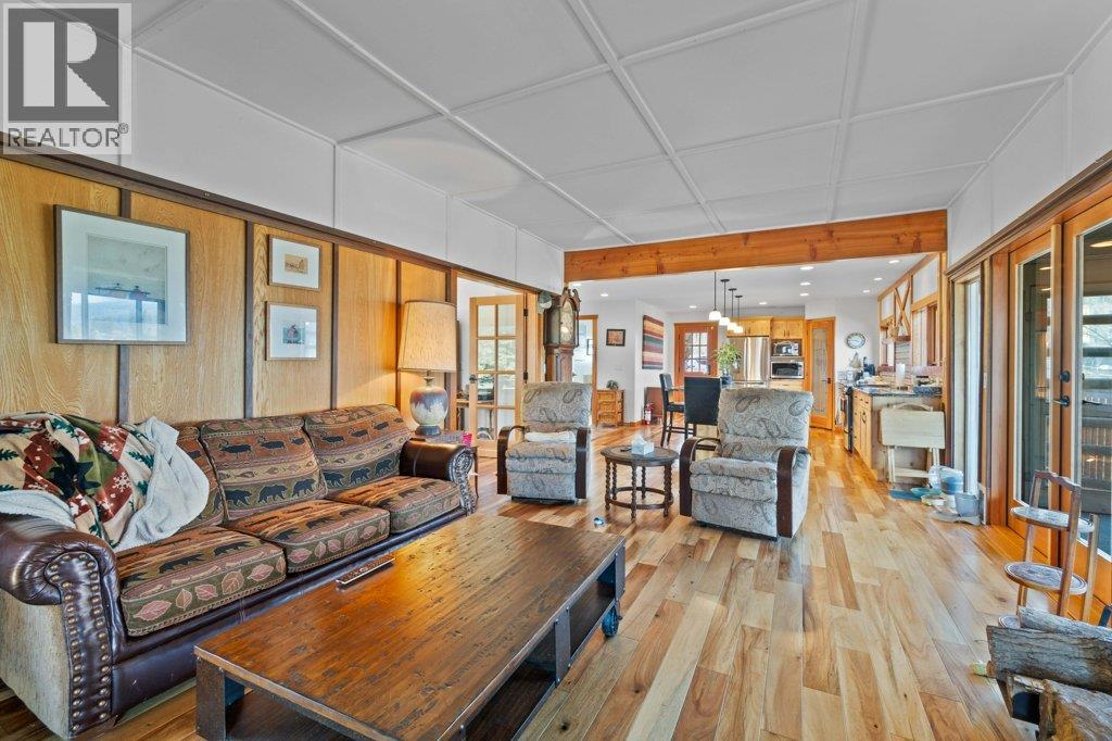 1321 10 Avenue Ne, Salmon Arm, British Columbia  V1E 2V6 - Photo 49 - 10383237