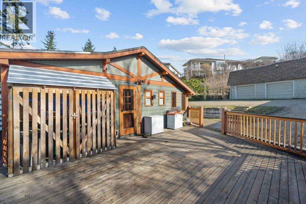 1321 10 Avenue Ne, Salmon Arm, British Columbia  V1E 2V6 - Photo 5 - 10383237