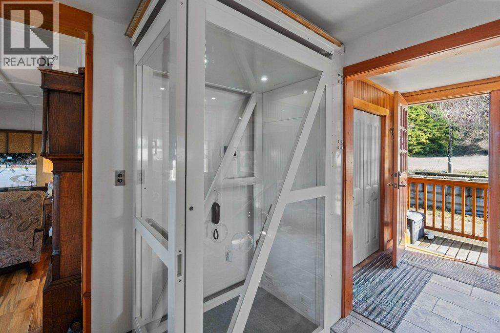 1321 10 Avenue Ne, Salmon Arm, British Columbia  V1E 2V6 - Photo 51 - 10383237