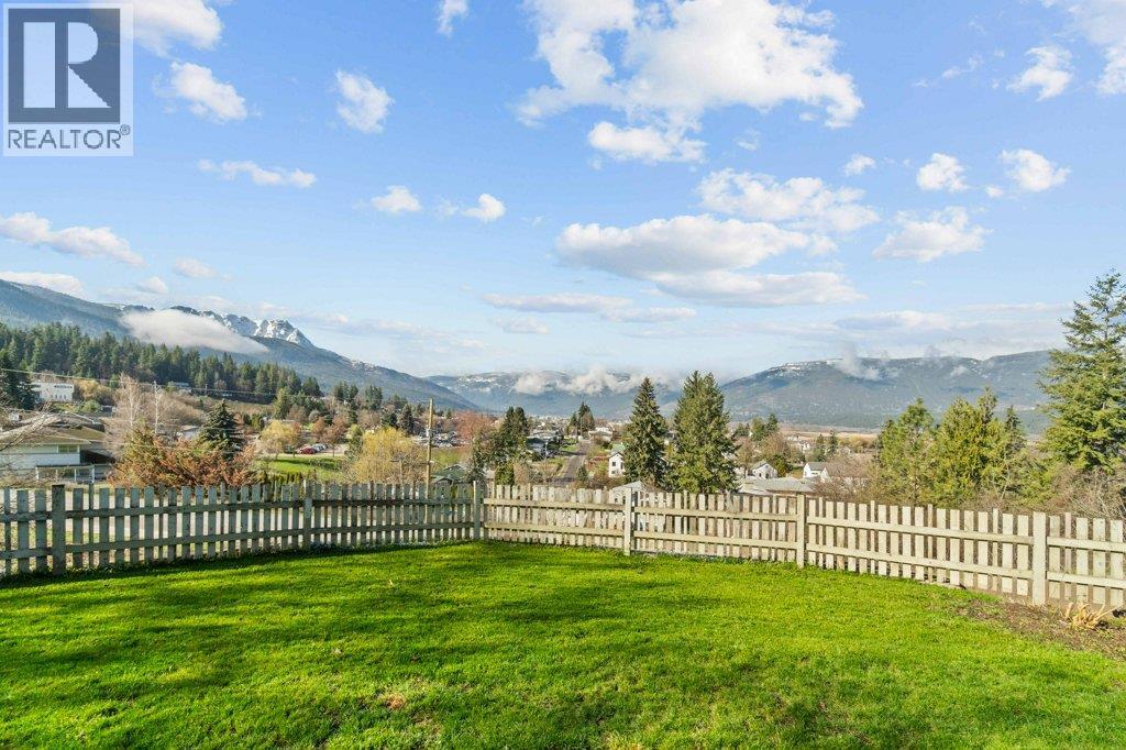 1321 10 Avenue Ne, Salmon Arm, British Columbia  V1E 2V6 - Photo 71 - 10383237