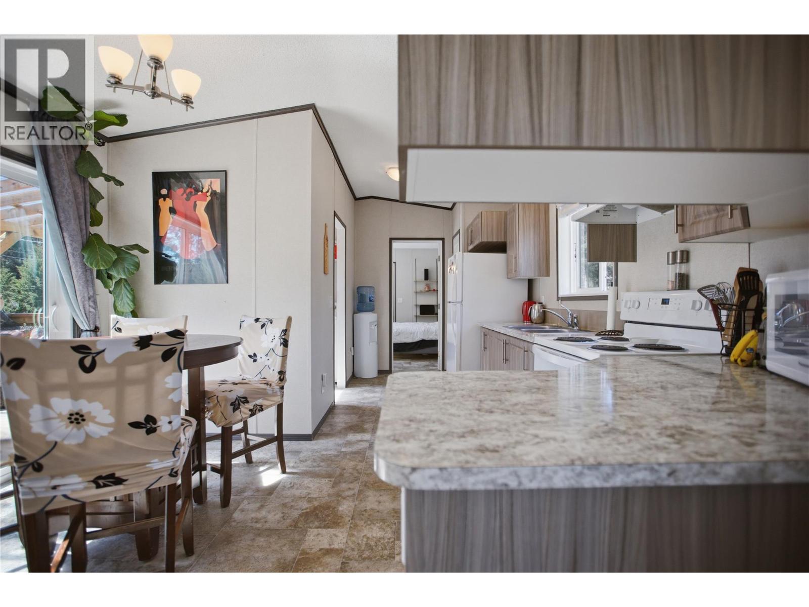 2263 Ojibway Road, Kamloops, British Columbia  V2H 1P1 - Photo 12 - 10383383