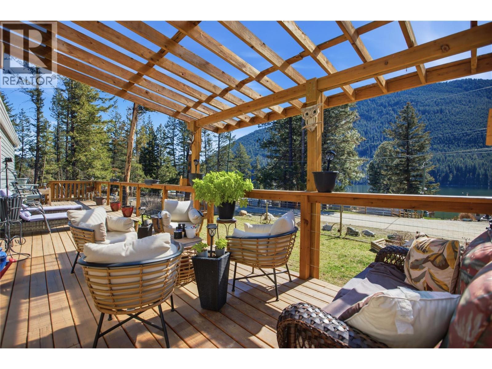 2263 Ojibway Road, Kamloops, British Columbia  V2H 1P1 - Photo 5 - 10383383