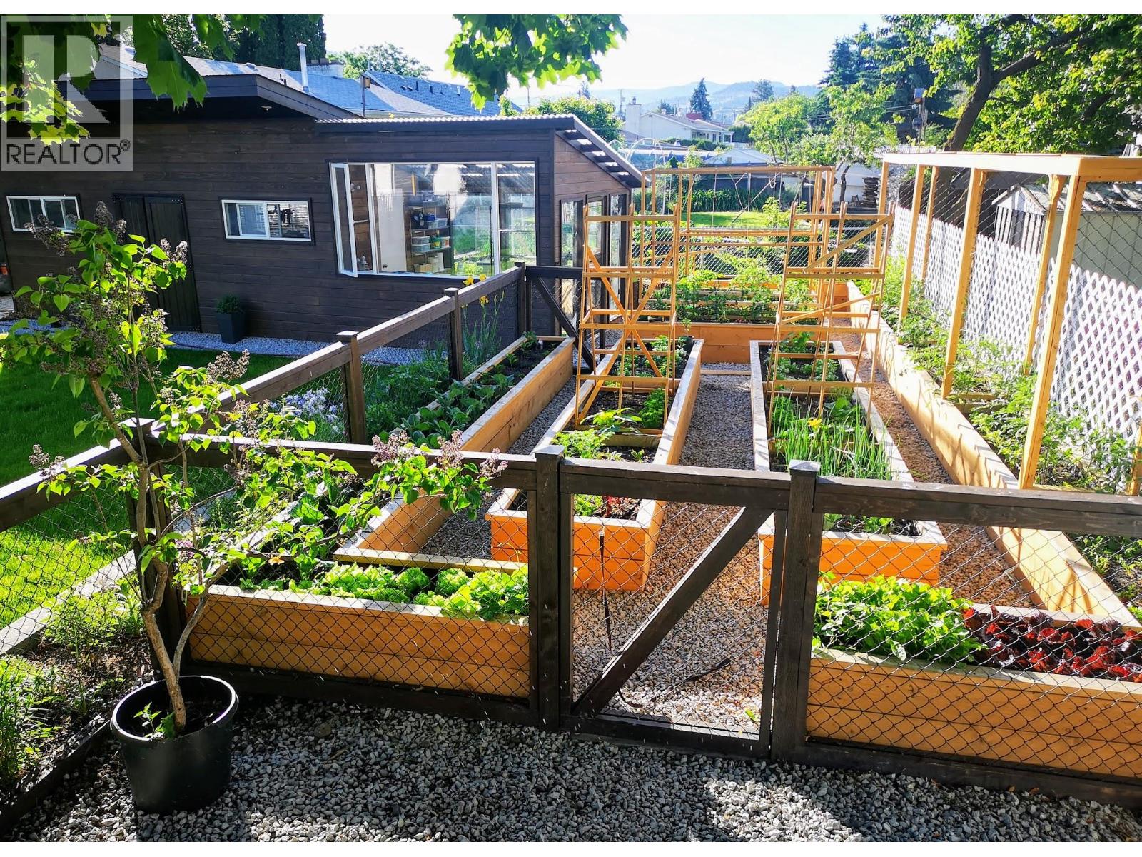 2605 Springfield Road, Kelowna, British Columbia  V1X 1B9 - Photo 22 - 10383187