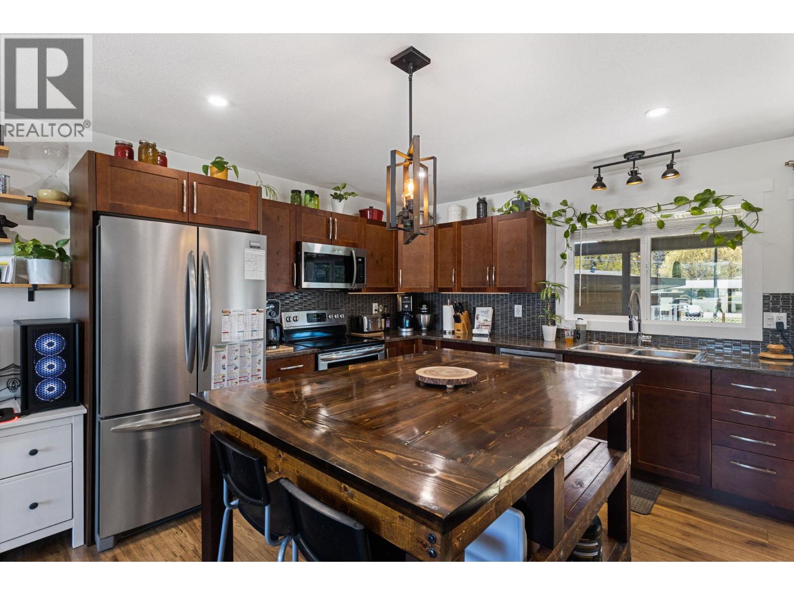 2605 Springfield Road, Kelowna, British Columbia  V1X 1B9 - Photo 6 - 10383187