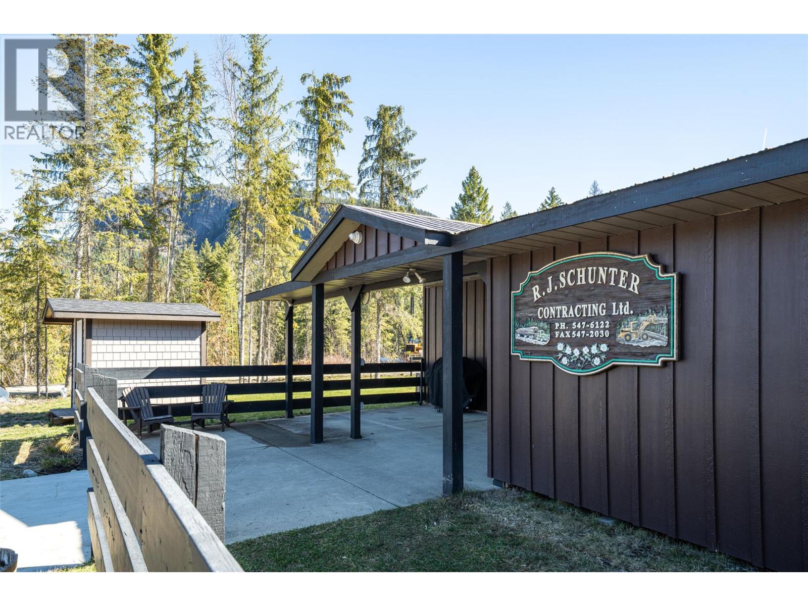 40 Gibson Road, Lumby, British Columbia  V0E 2G0 - Photo 1 - 10383335