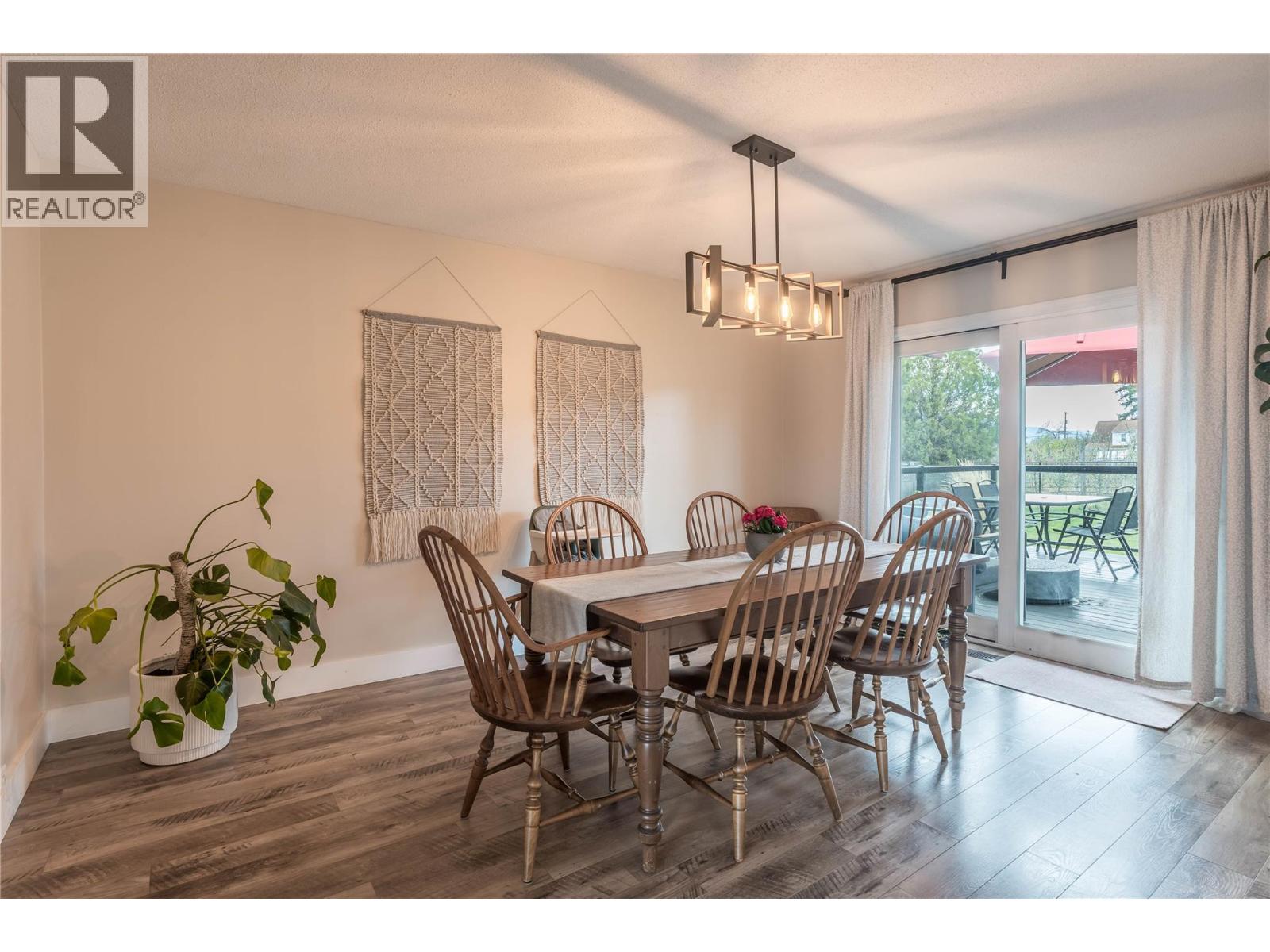 2513 Juniper Street, Summerland, British Columbia  V0H 1Z4 - Photo 11 - 10383120