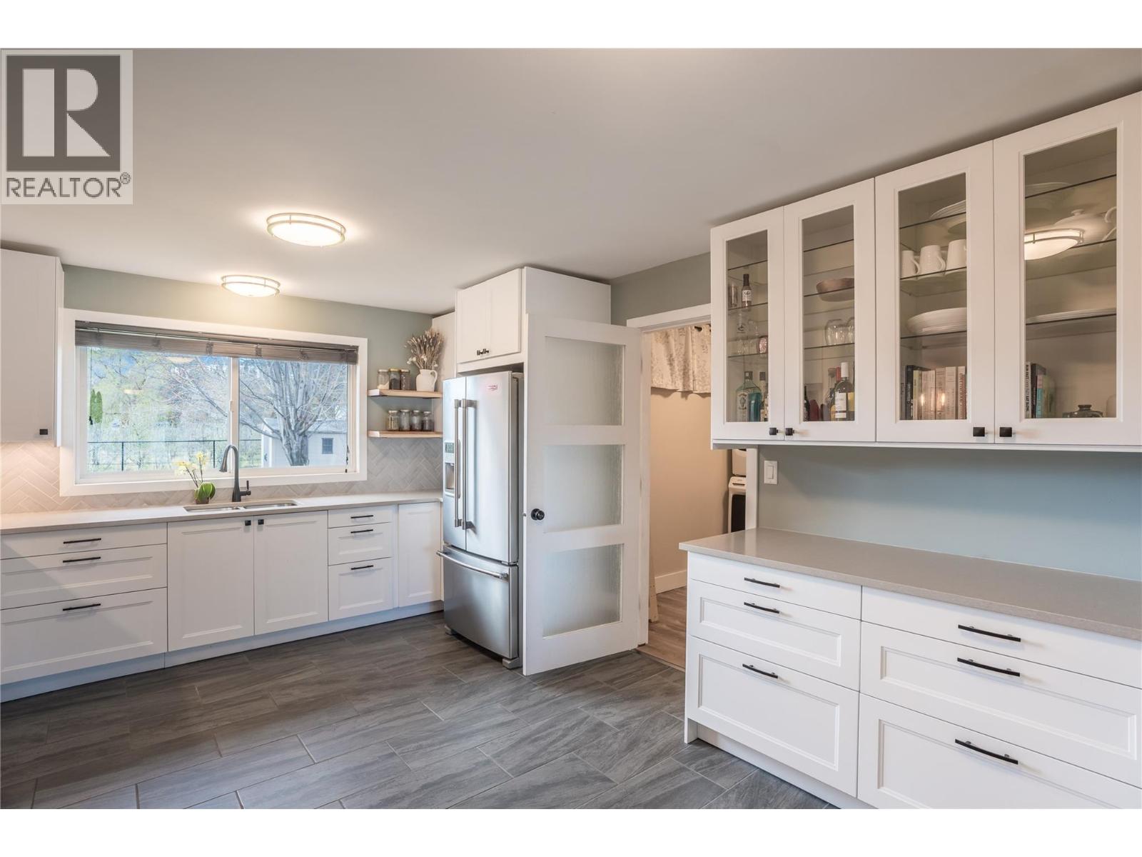 2513 Juniper Street, Summerland, British Columbia  V0H 1Z4 - Photo 8 - 10383120