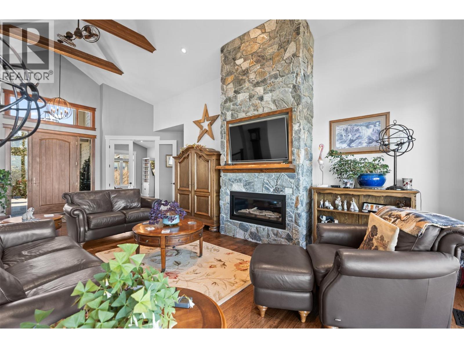 1548 Phoenix Drive, Vernon, British Columbia  V1B 4B3 - Photo 10 - 10383009