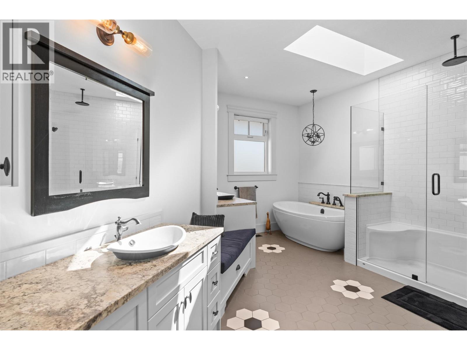 1548 Phoenix Drive, Vernon, British Columbia  V1B 4B3 - Photo 39 - 10383009