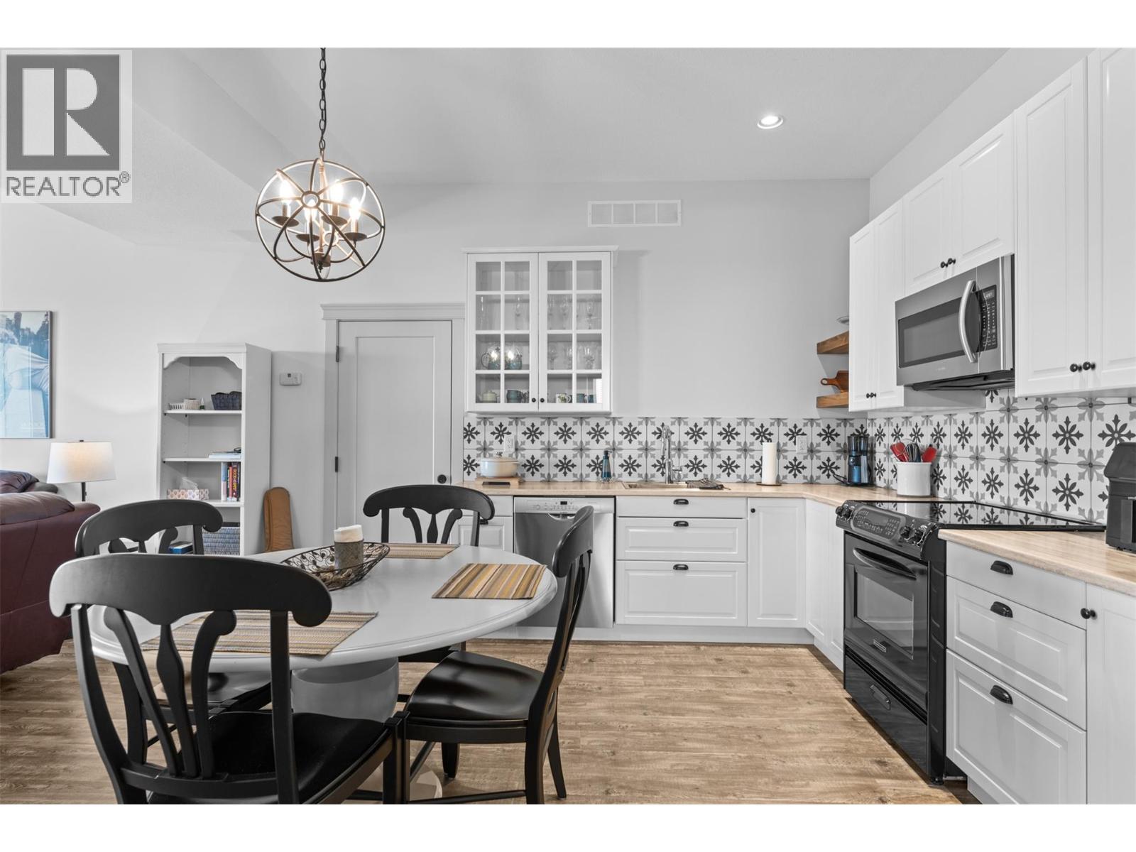 1548 Phoenix Drive, Vernon, British Columbia  V1B 4B3 - Photo 52 - 10383009