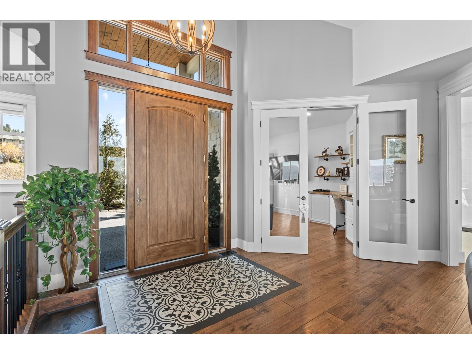 1548 Phoenix Drive, Vernon, British Columbia  V1B 4B3 - Photo 6 - 10383009