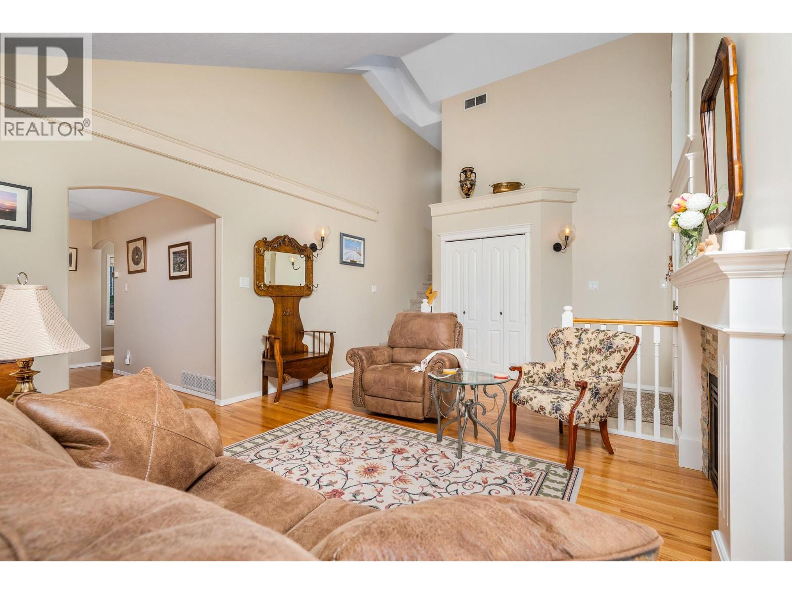 867 Mt. Grady Place, Vernon, British Columbia  V1B 2Z2 - Photo 6 - 10382925