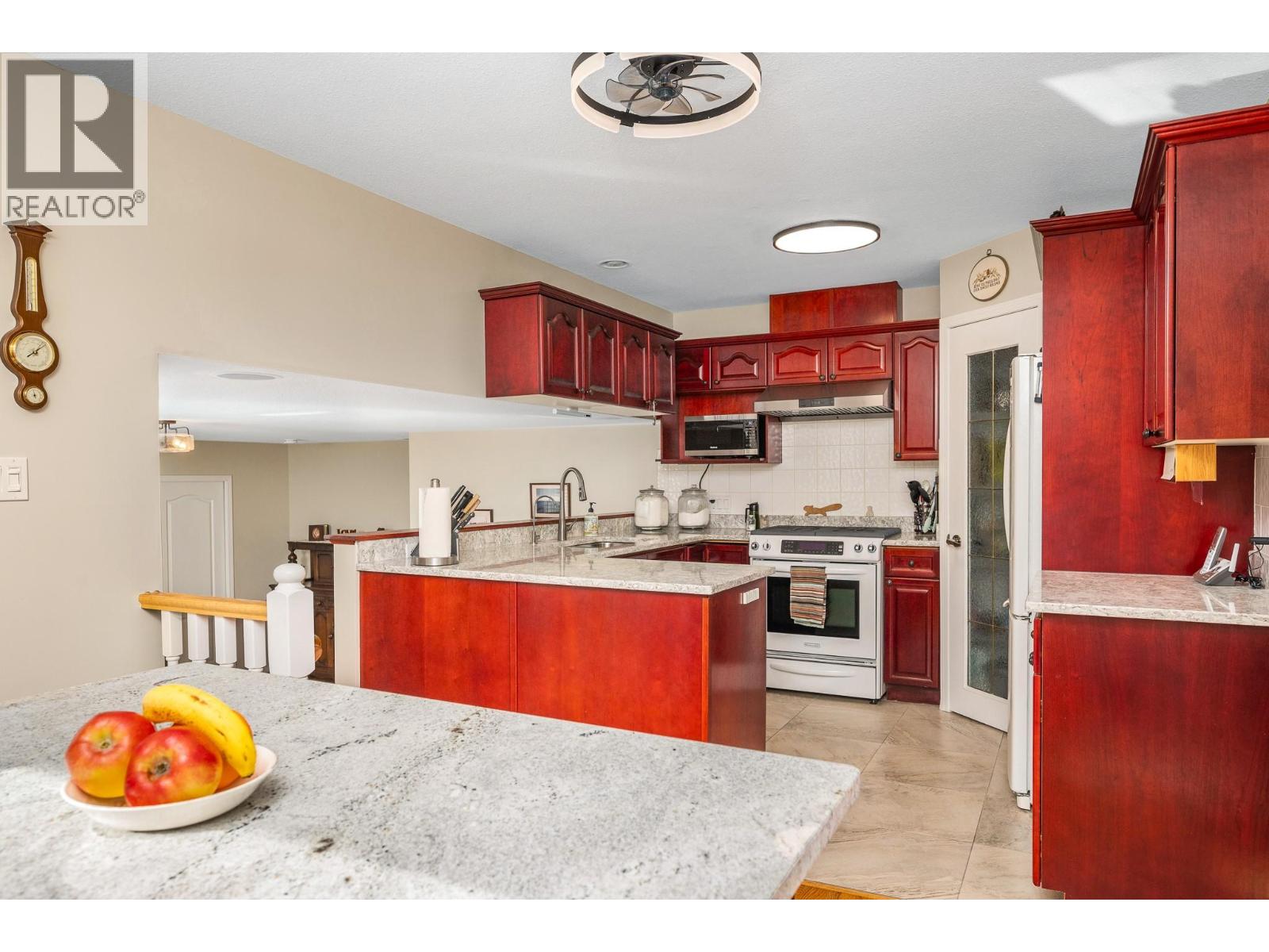 867 Mt. Grady Place, Vernon, British Columbia  V1B 2Z2 - Photo 9 - 10382925