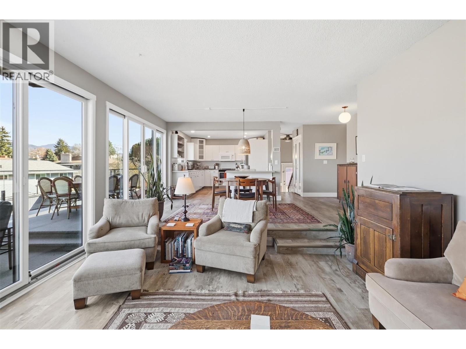 2266 Omineca Drive, Kamloops, British Columbia  V2E 1T9 - Photo 12 - 10383298