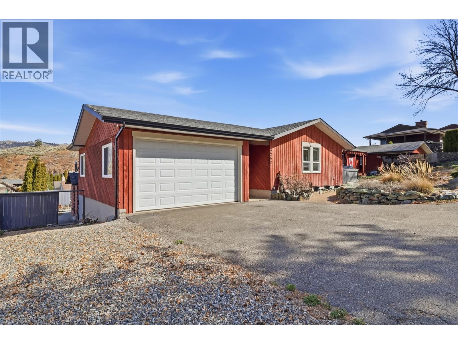 2266 Omineca Drive, Kamloops, British Columbia  V2E 1T9 - Photo 2 - 10383298