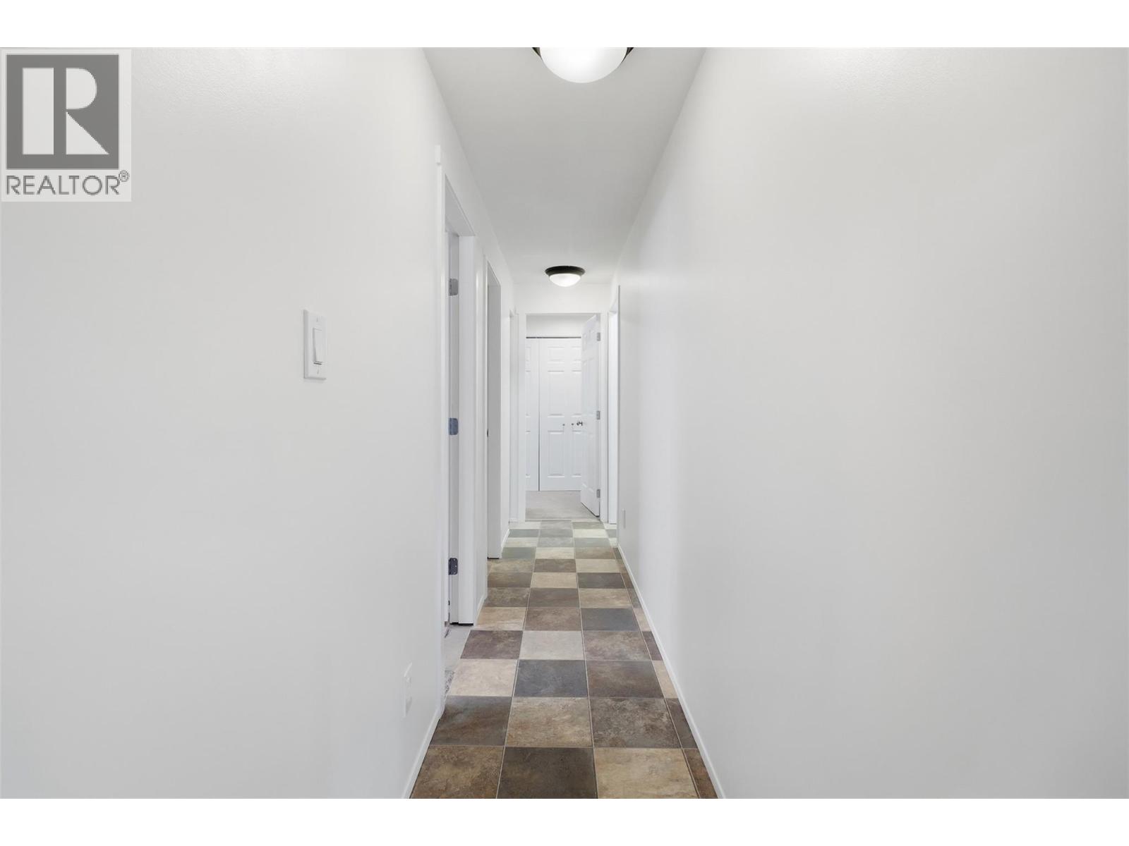 2266 Omineca Drive, Kamloops, British Columbia  V2E 1T9 - Photo 47 - 10383298