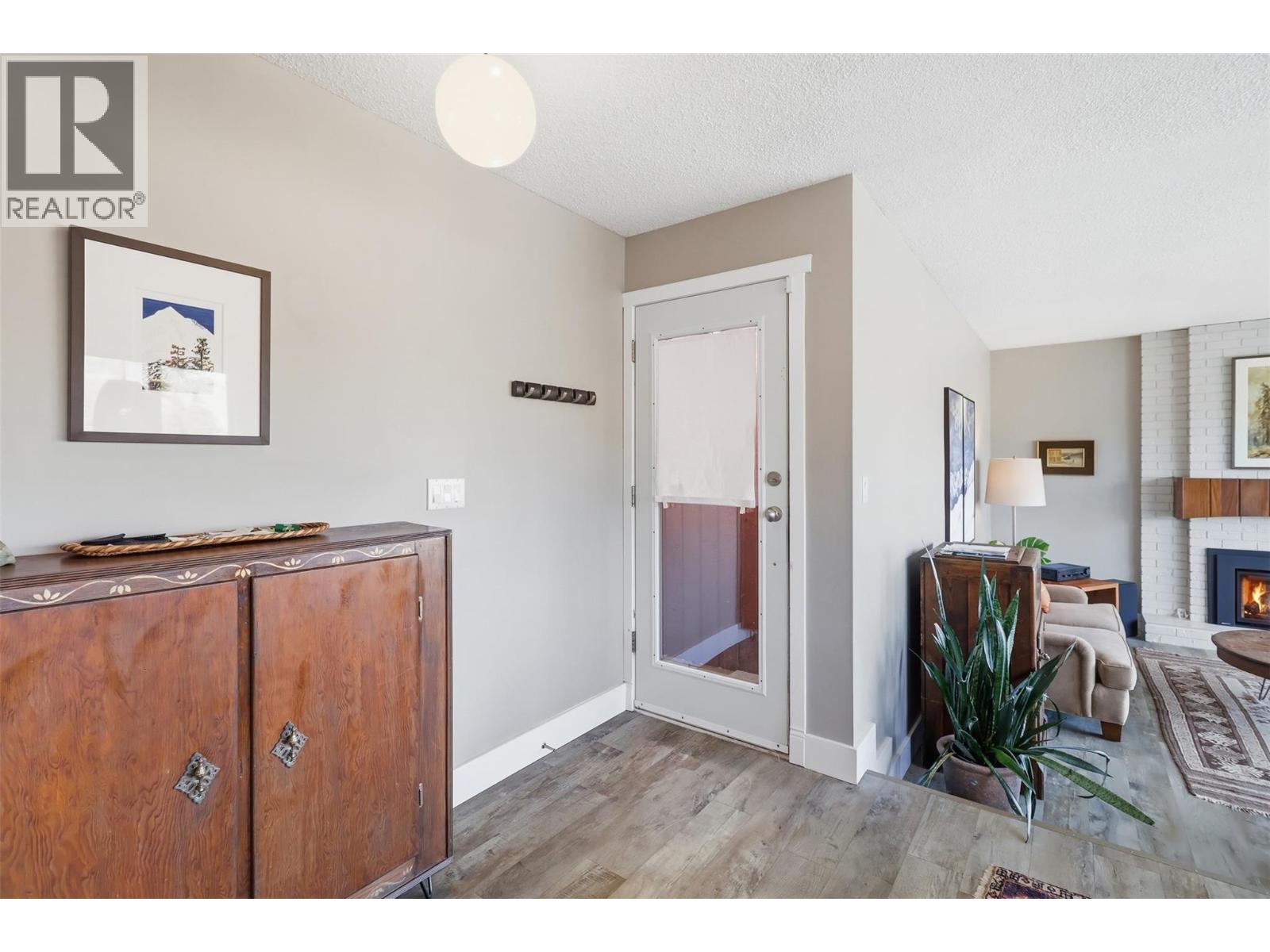 2266 Omineca Drive, Kamloops, British Columbia  V2E 1T9 - Photo 5 - 10383298