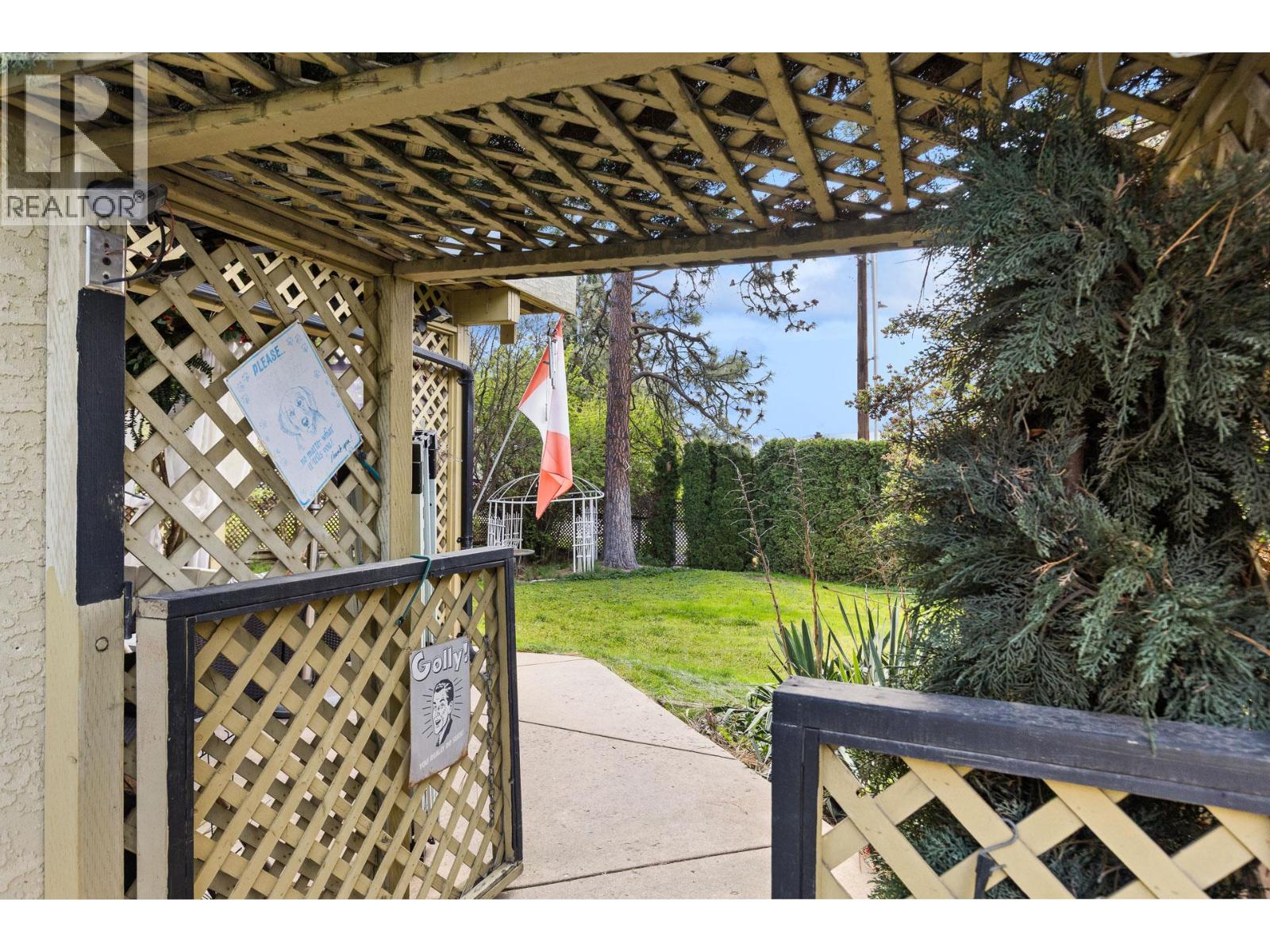 599 Clifton Road S, Kelowna, British Columbia  V1V 1A6 - Photo 30 - 10383296