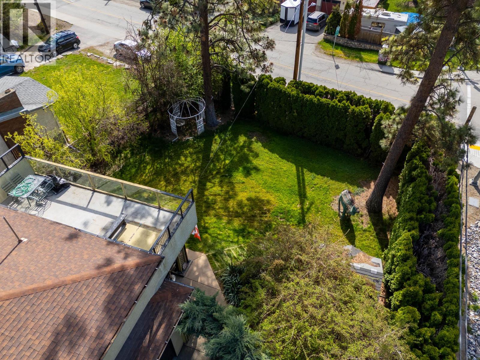 599 Clifton Road S, Kelowna, British Columbia  V1V 1A6 - Photo 42 - 10383296