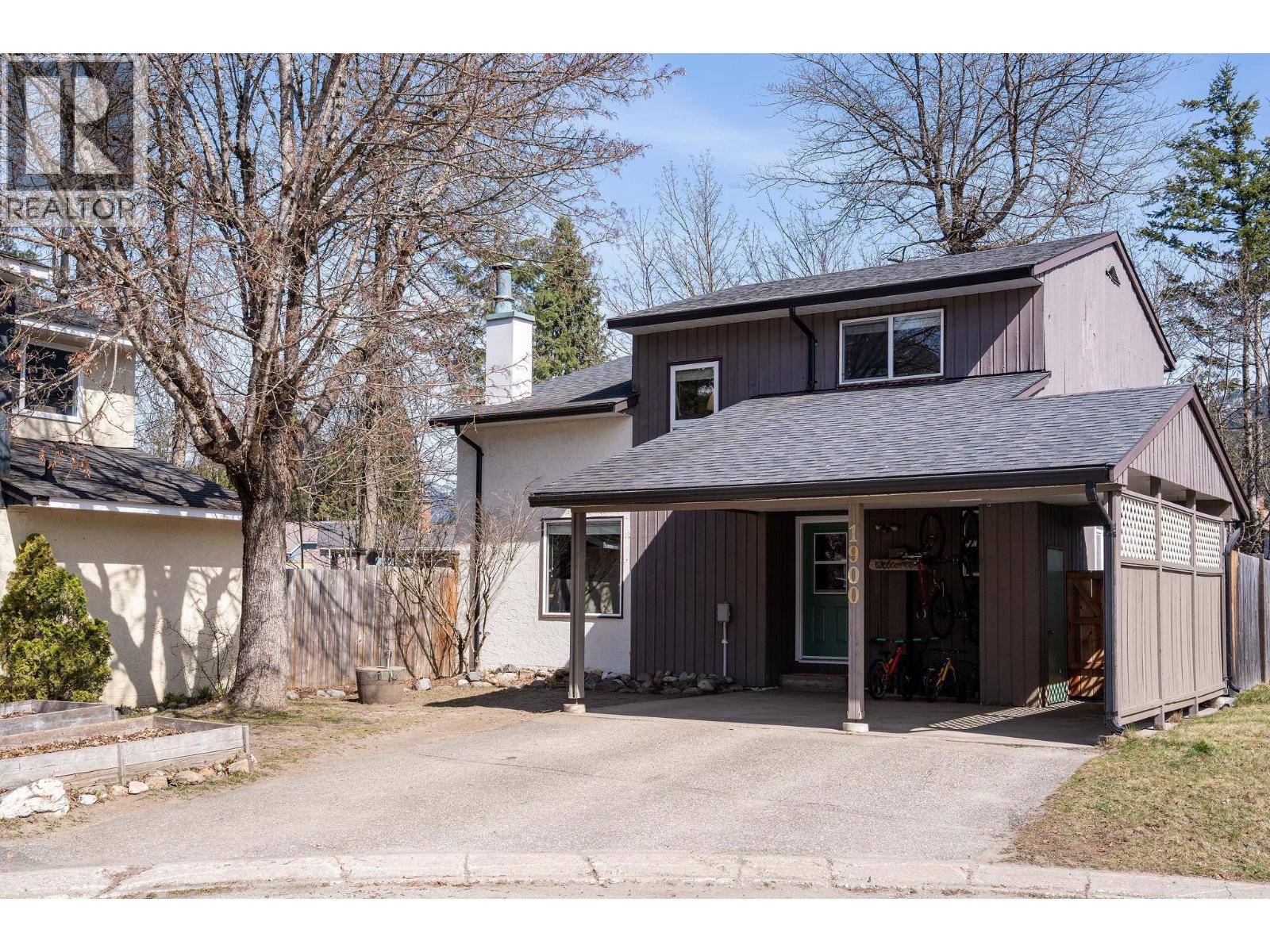 1900 Jade Place, Revelstoke, British Columbia  V0E 2S0 - Photo 1 - 10383289